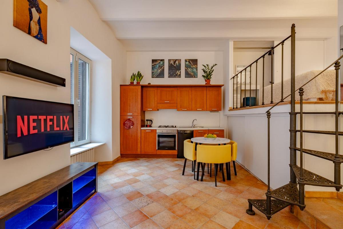 Vatican Garden Home - Housity