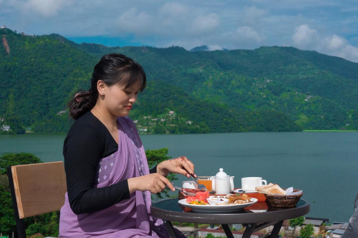 Hotel Lake Himalaya - Housity
