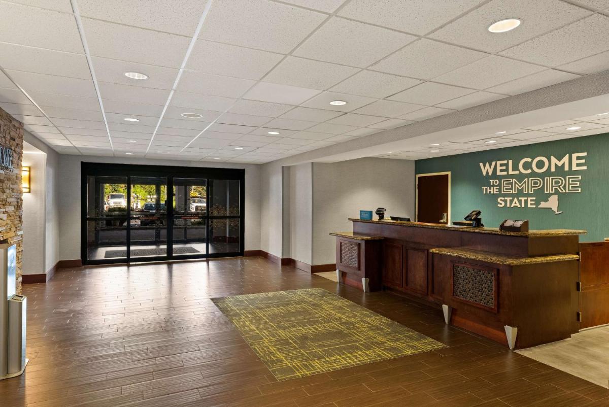 Hampton Inn & Suites Poughkeepsie - Housity