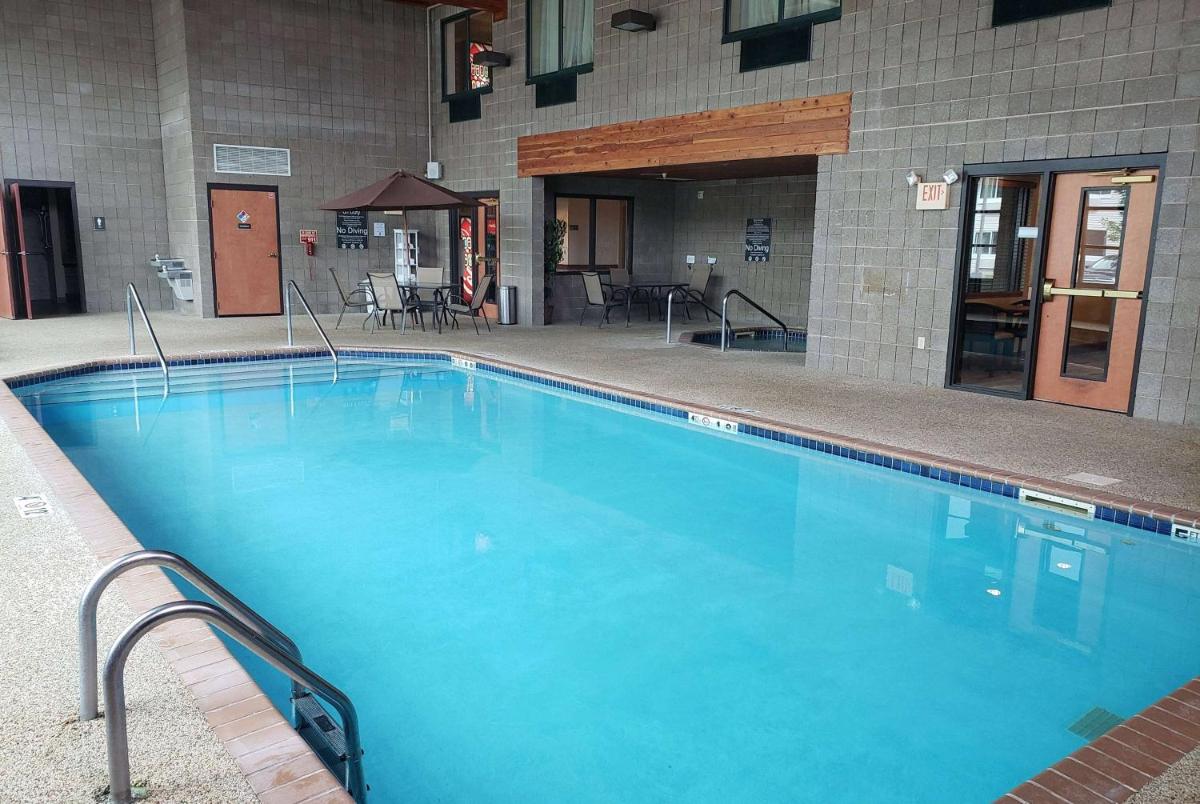 Wingate by Wyndham Coon Rapids - Housity