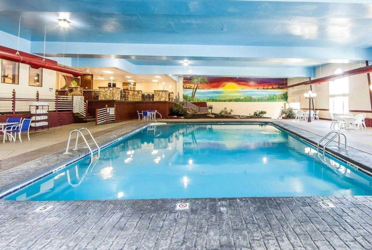 Wingate by Wyndham Marietta Conference Center Ohio - Housity