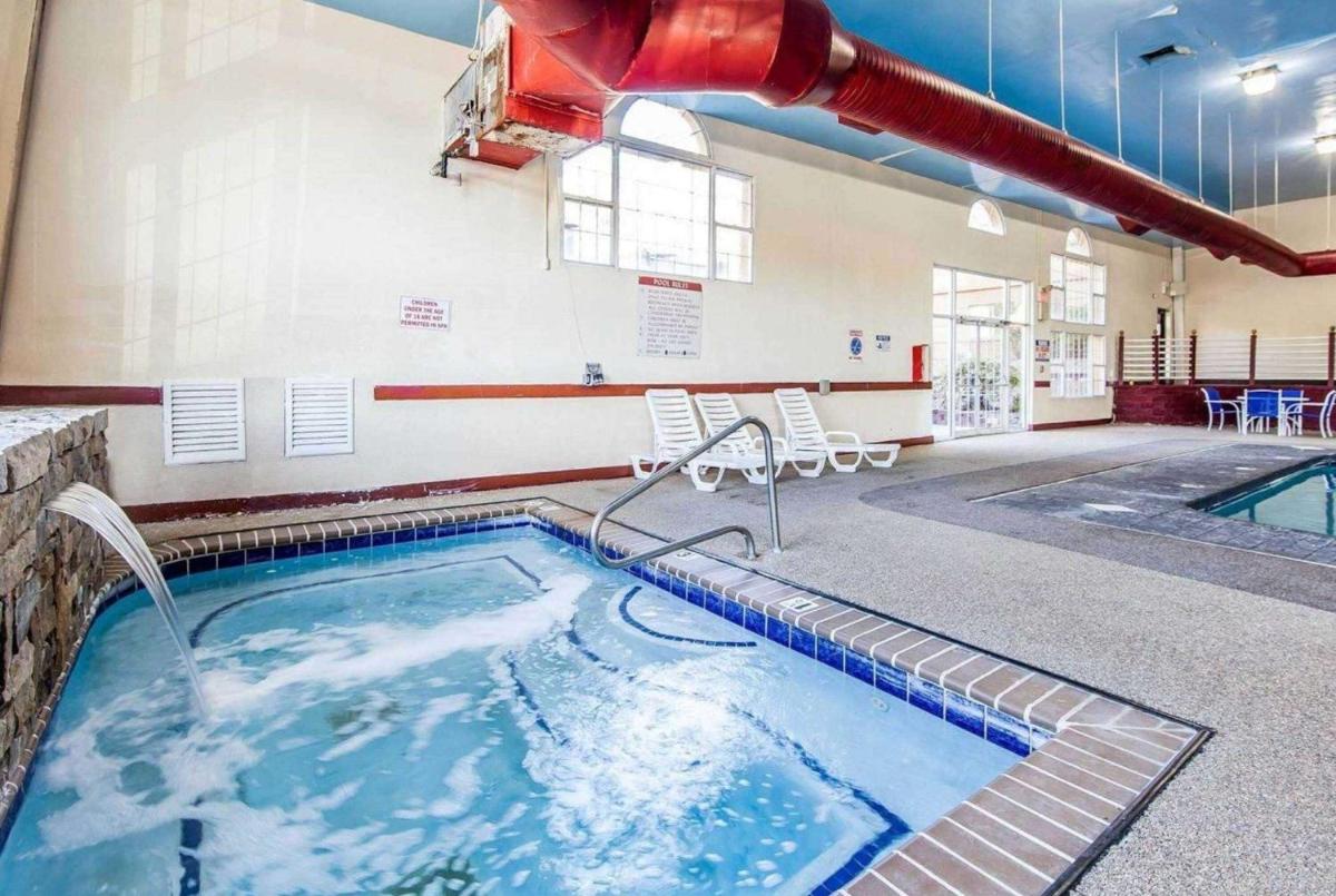 Wingate by Wyndham Marietta Conference Center Ohio - Housity
