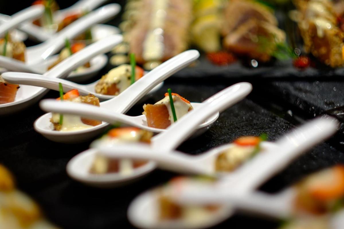 Comida en o cerca de este hotel