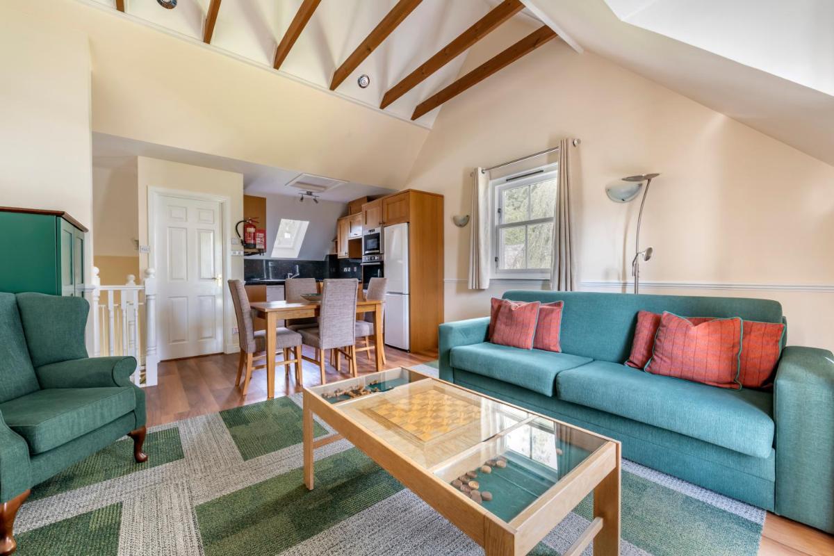 The Kenmore Club - Housity