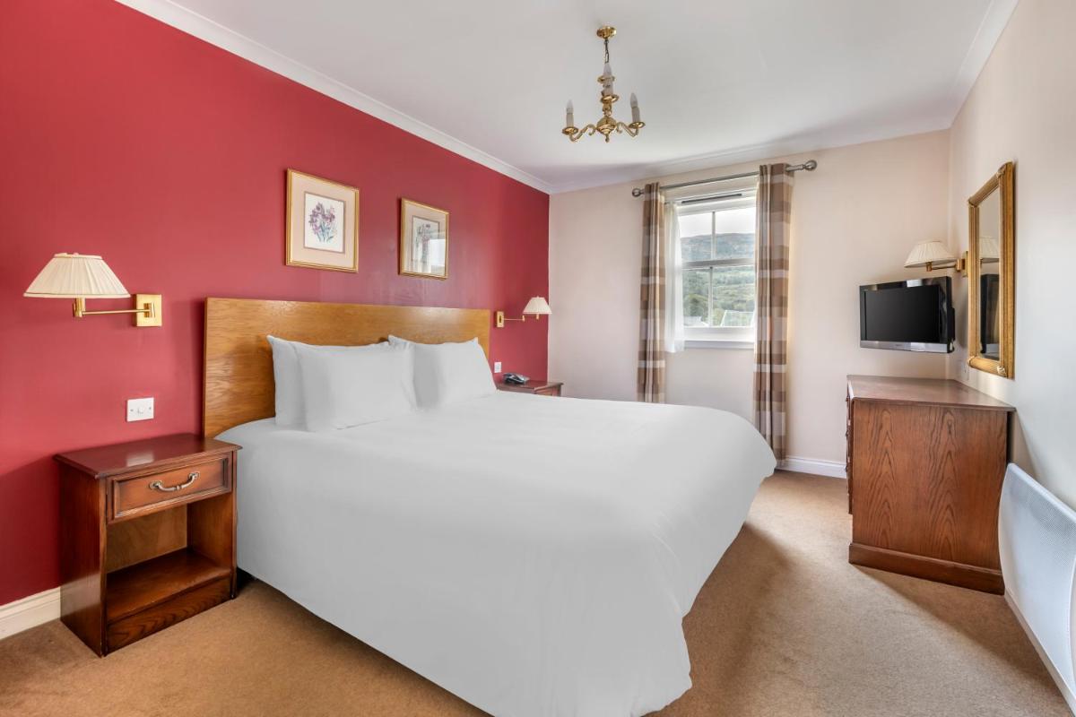 The Kenmore Club - Housity