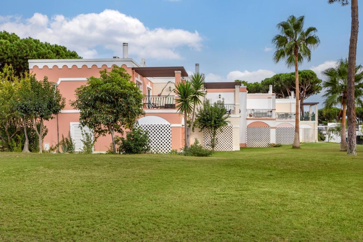 Um jardim no exterior de Vilar do Golf