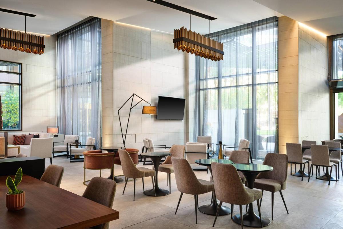AC Hotel by Marriott Phoenix Downtown - Housity