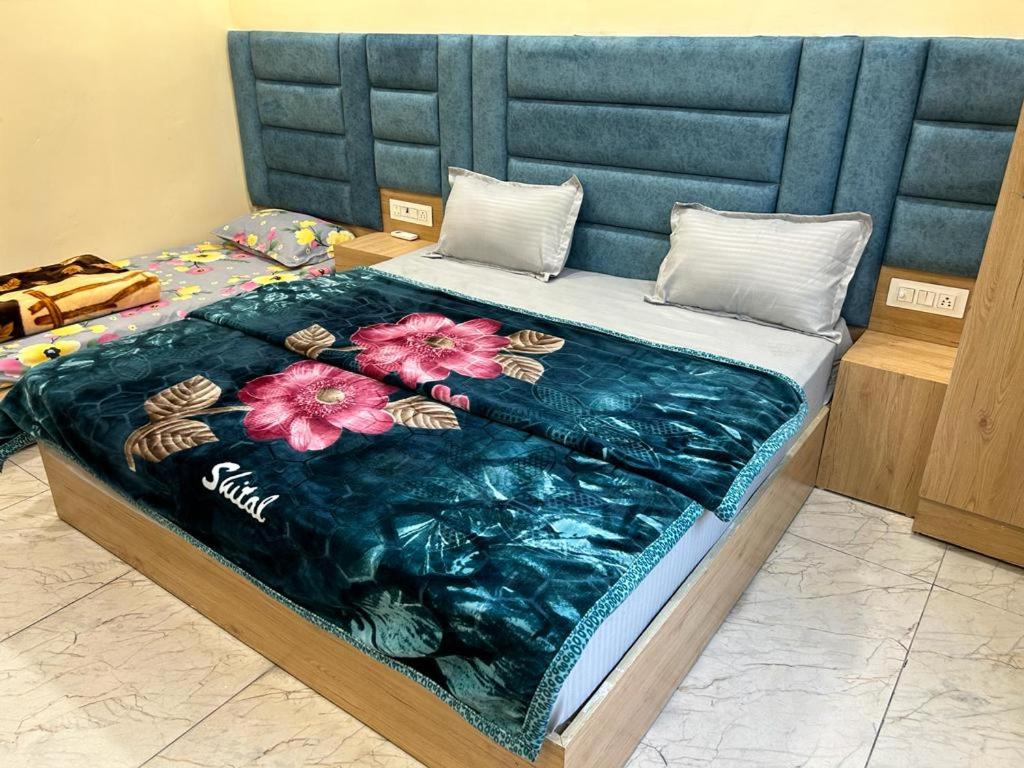 Avadh Guest House - Housity