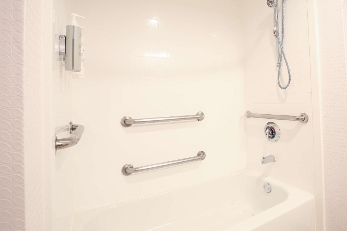 Hampton Inn Bordentown - Housity