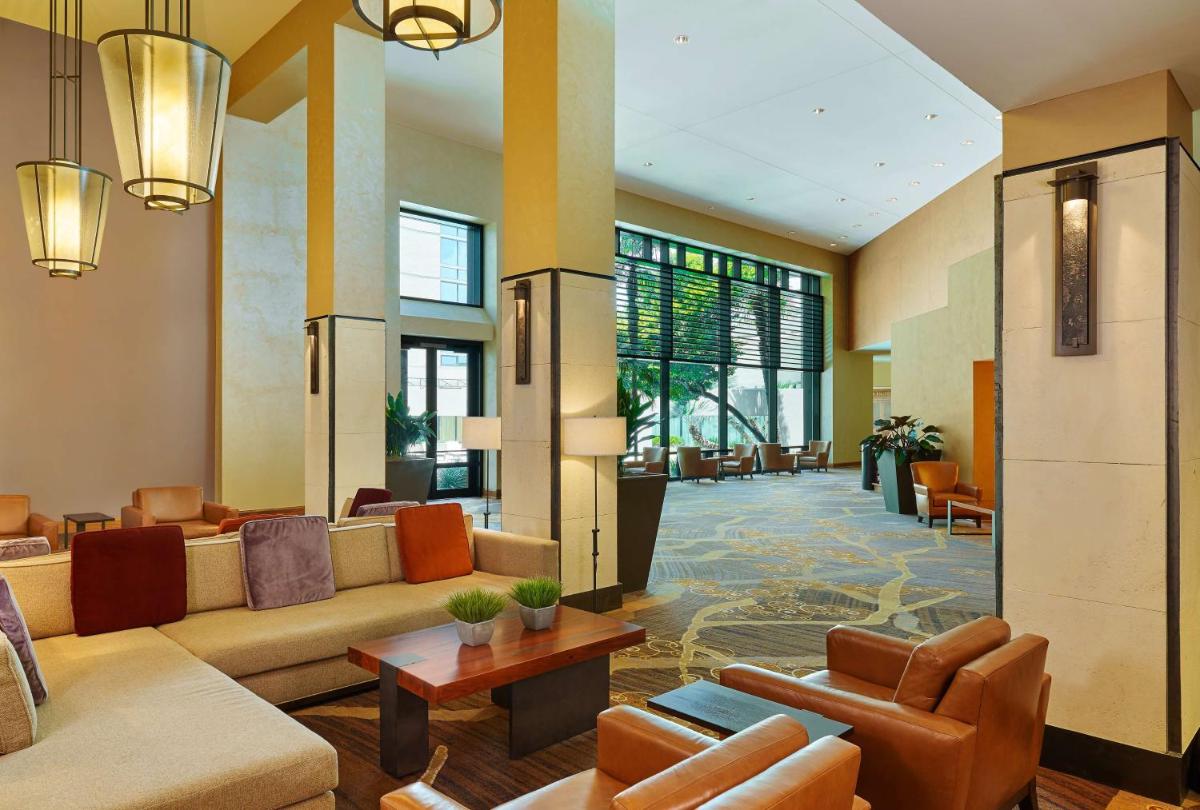 DoubleTree by Hilton San Antonio Airport - Housity