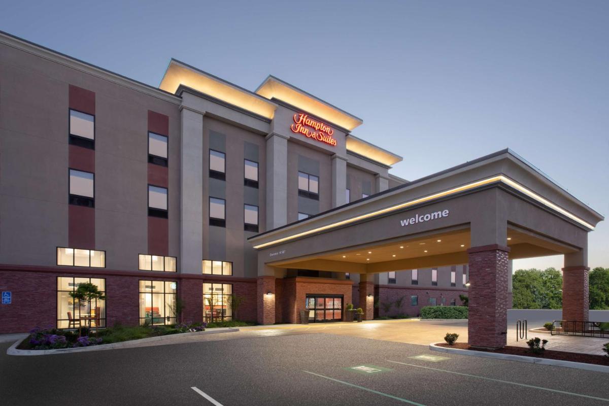 Hampton Inn & Suites Watsonville - Housity