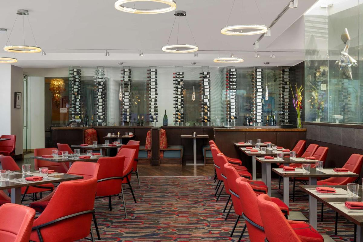 The Art Hotel Denver, Curio Collection by Hilton - Housity