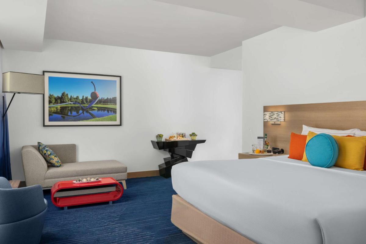 The Art Hotel Denver, Curio Collection by Hilton - Housity