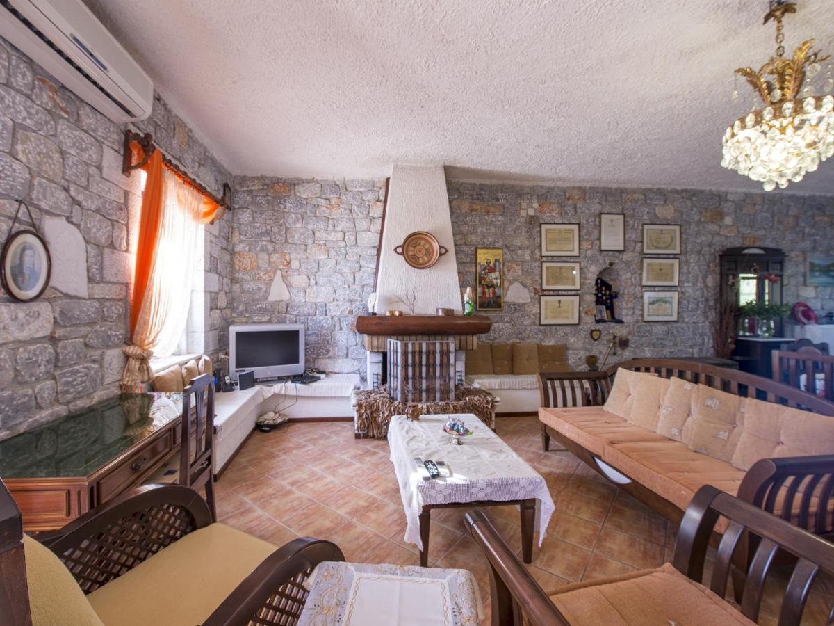 Sophia Mina Green Villa - Housity