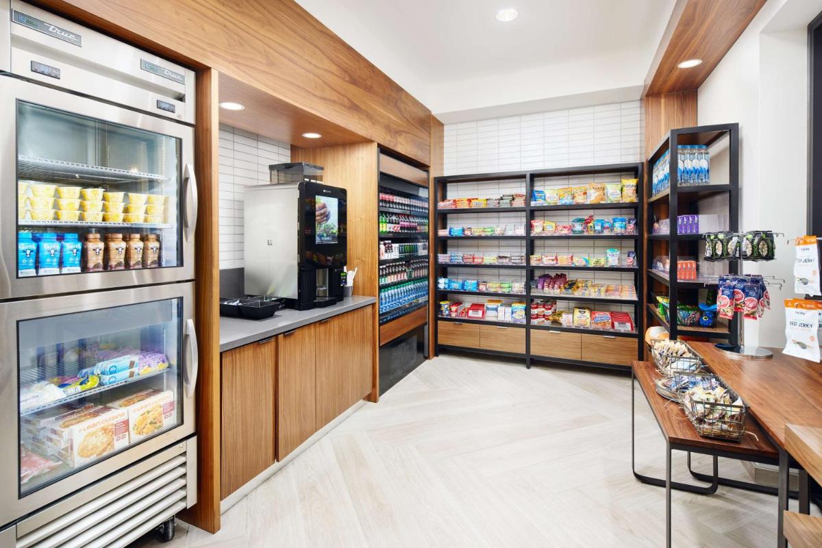 Embassy Suites By Hilton Atlanta Airport North - Housity