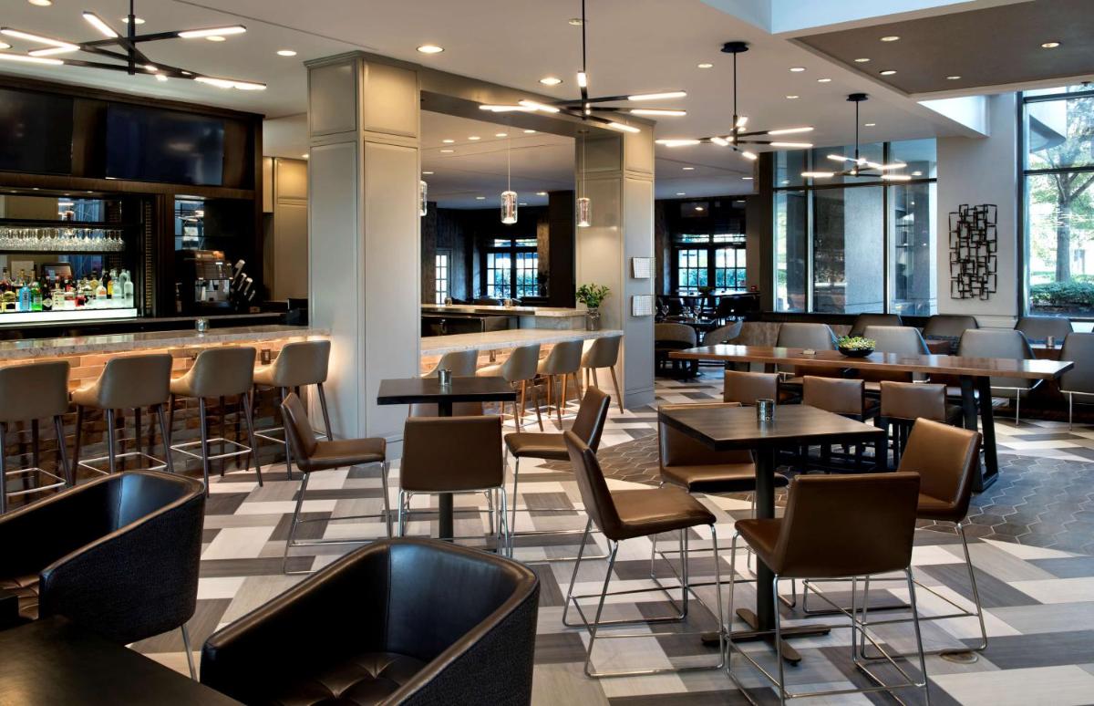 Embassy Suites by Hilton Bethesda Washington DC - Housity
