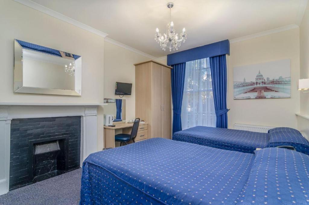 Aaraya Sussex Gardens - Housity