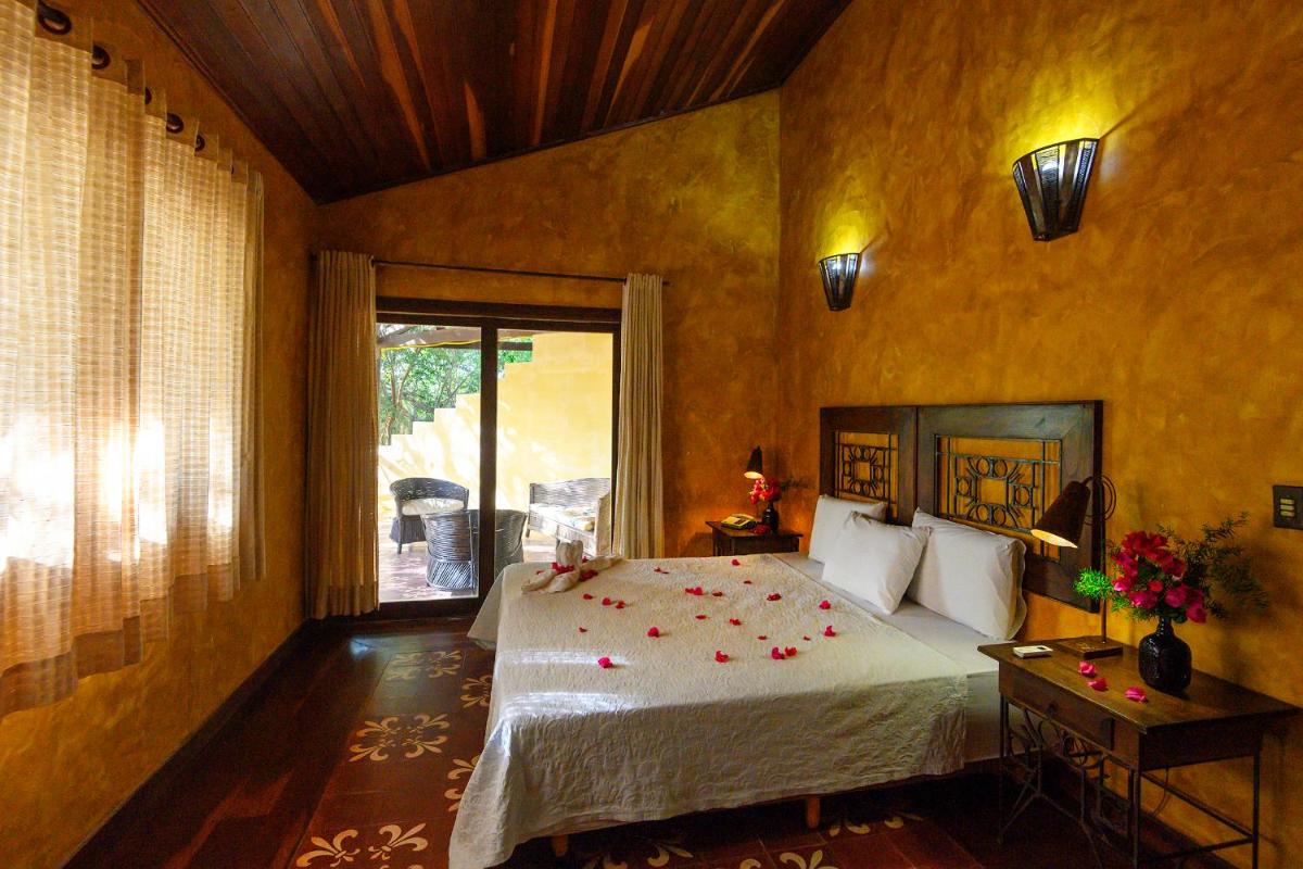 LAGO HOTEL - Housity