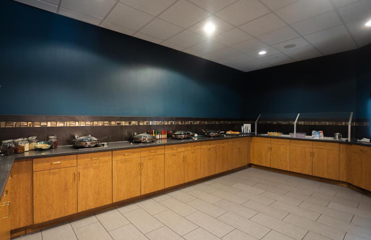 Sheraton Tucson Hotel & Suites - Housity