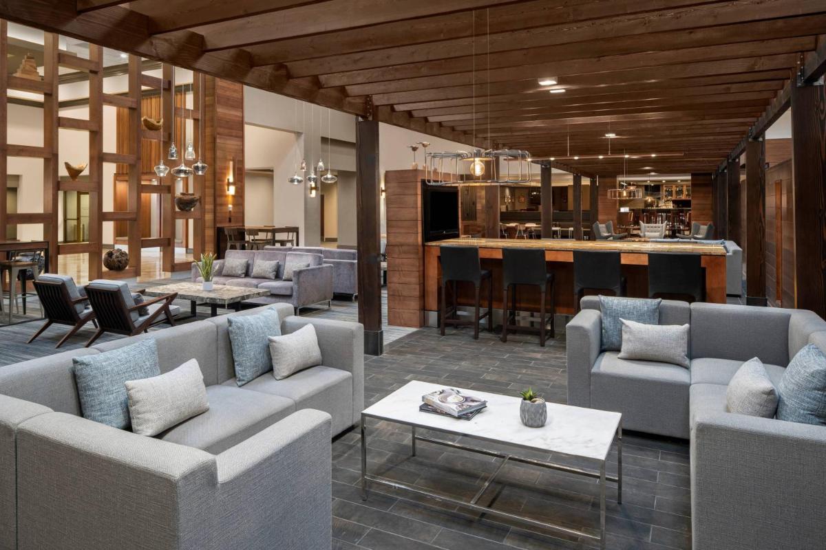 Cleveland Marriott East - Housity