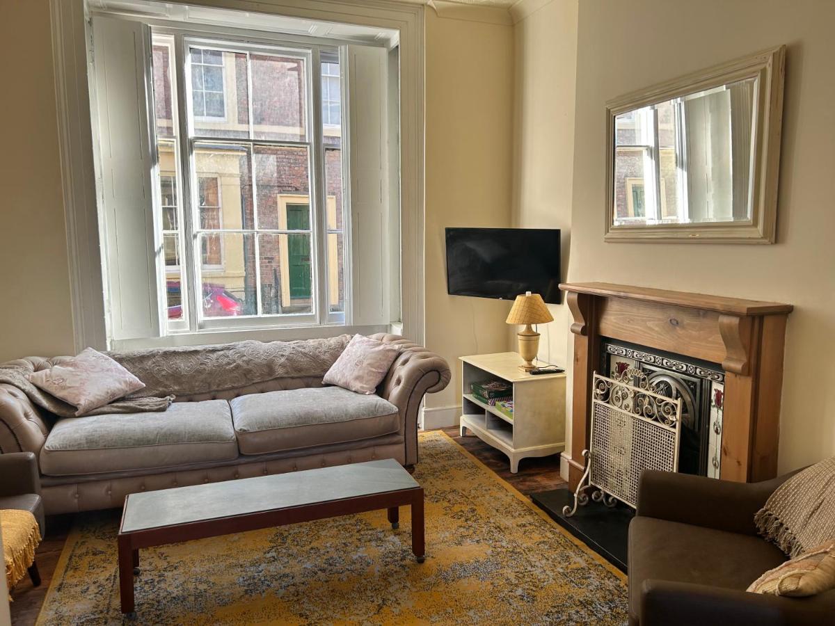 Suitetrails - Entire large 4 bedroom Townhouse in Wainfleet Skegness Hot Tub