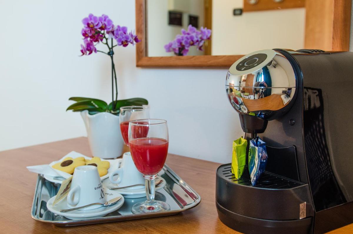 Hotel Luna Blu - Housity