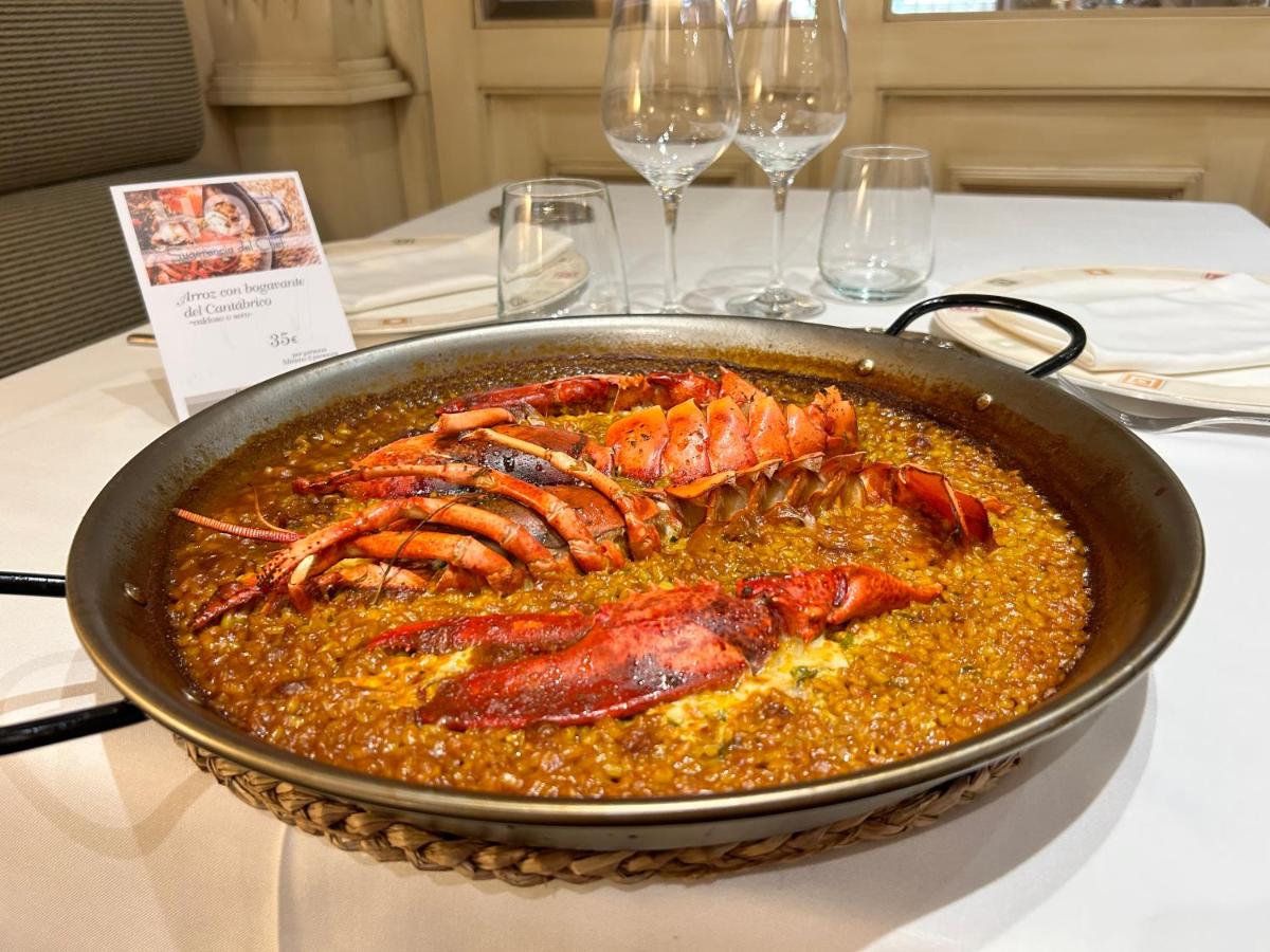 Comida en o cerca de este hotel