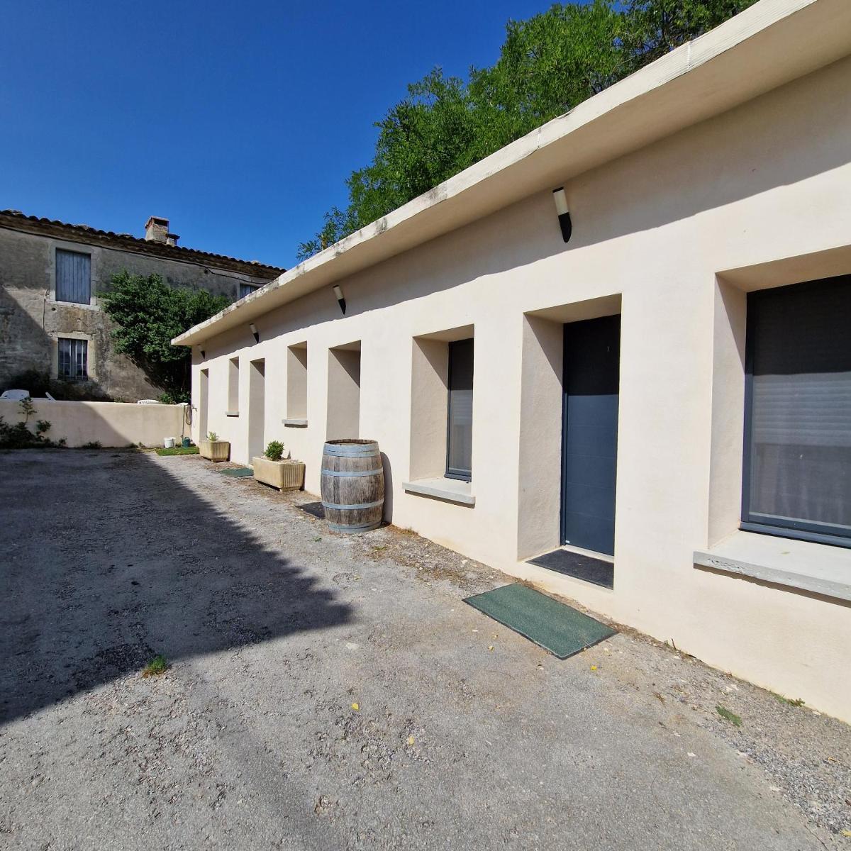 Mas les jasses Chambre d'hôte calme et agréable à la campagne - Housity