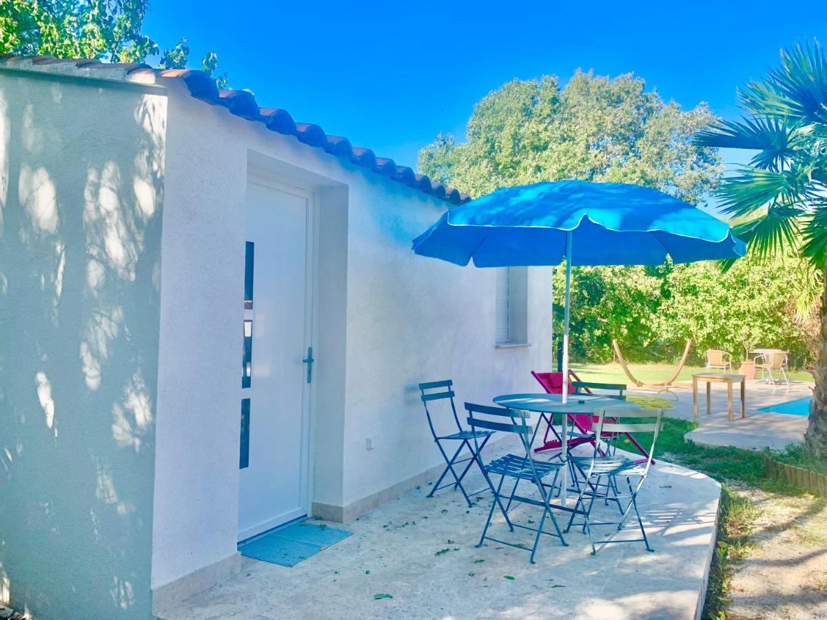 Aix-Marseille superbe T2 avec jardin, piscine et parking - Housity