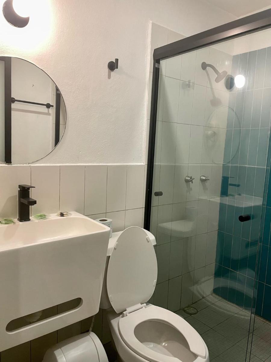 Moloch Hostel & Suites - Housity