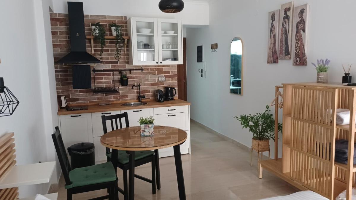 Brand New Studio 4 - Housity