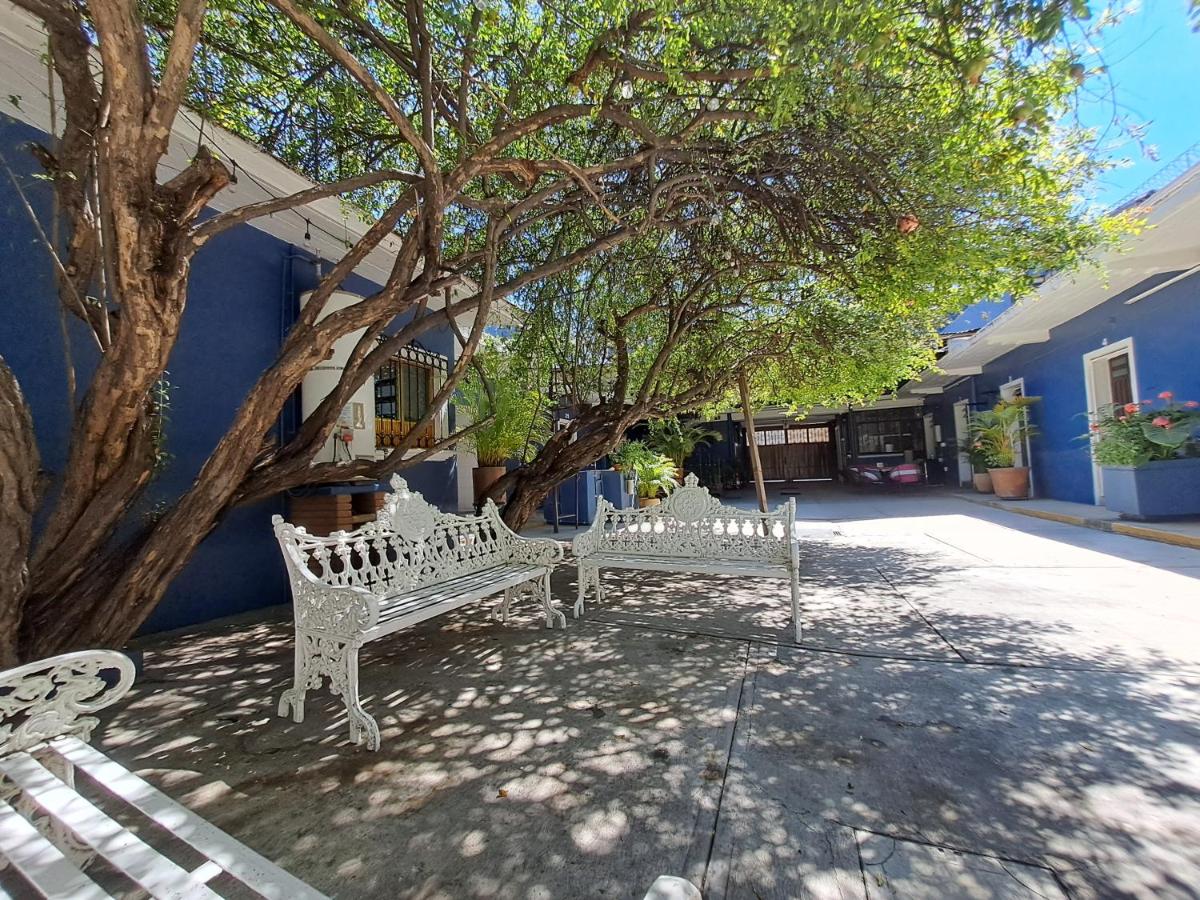 Casa Refugio Budget House 8 Rooms & 9 Bathrooms - Housity