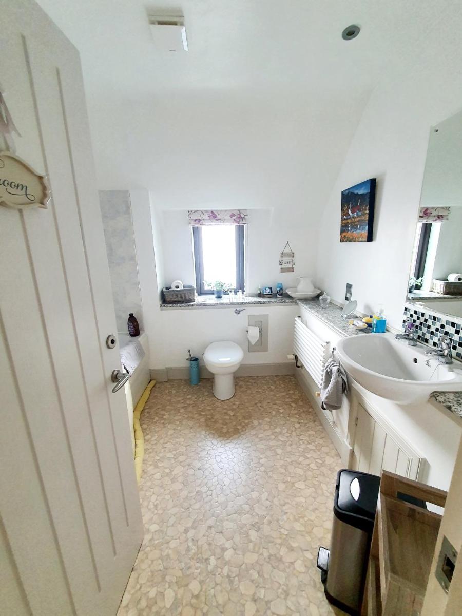 Lindas Retreats Self catering accommodation 1 bedroom cottage or 3 bedroom House - Housity