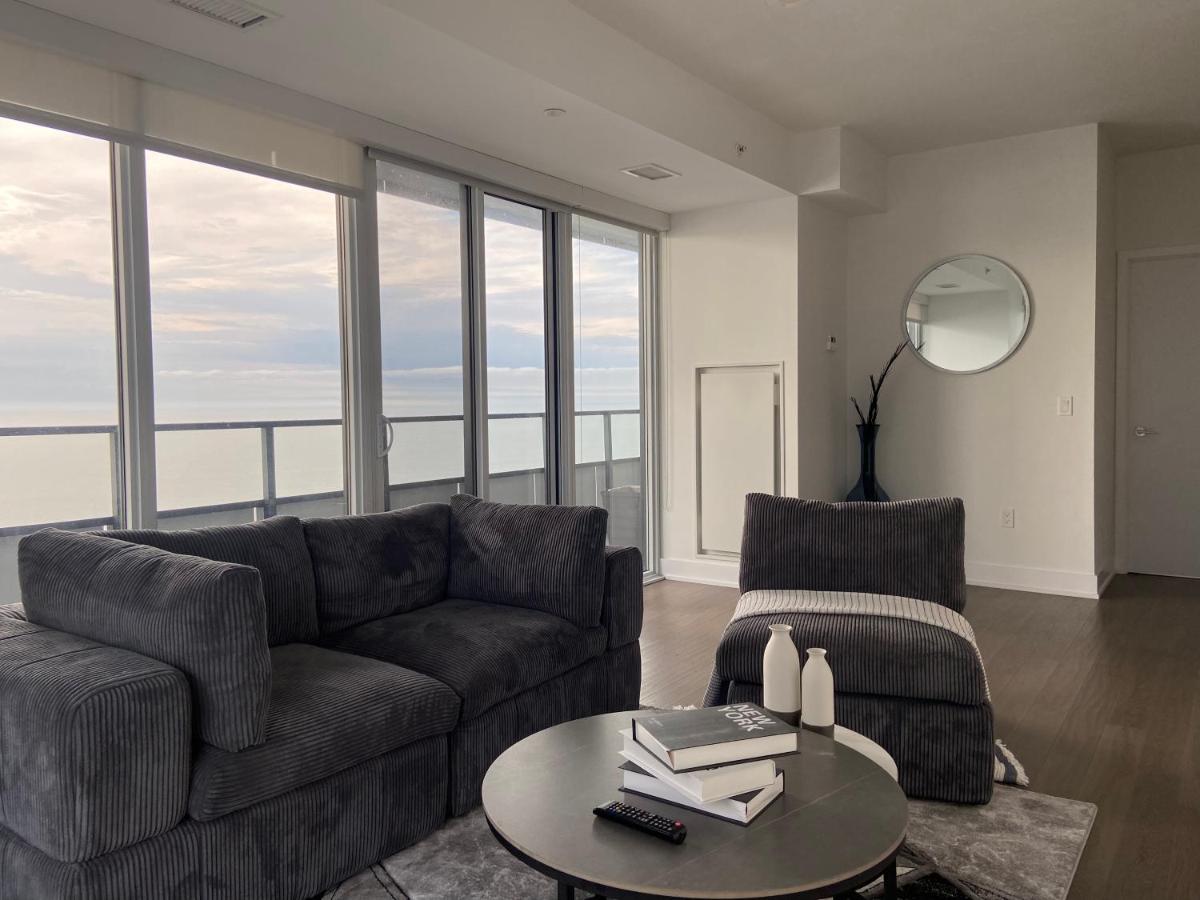 1 bedroom Waterfront Condo Toronto - Housity