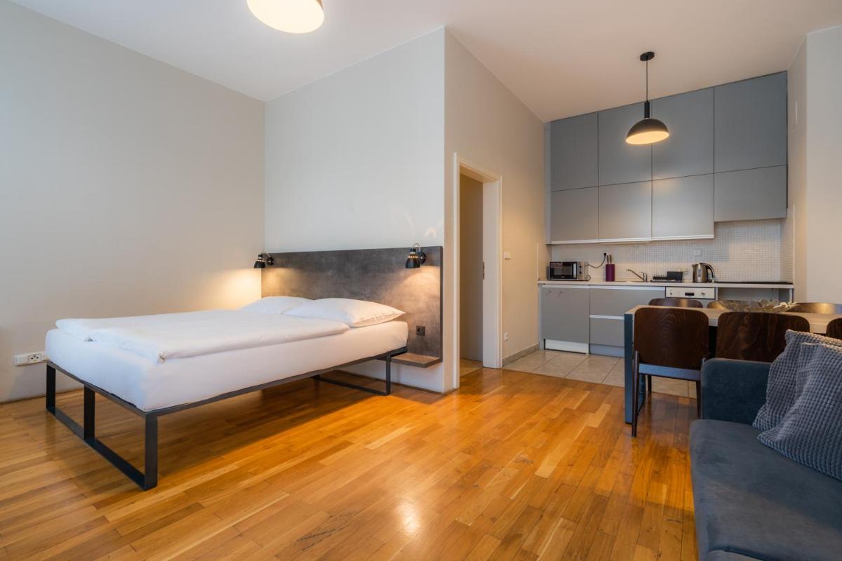 EA ApartHotel Melantrich - Housity