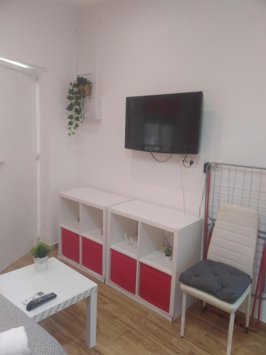 Estudio cerca del Carrefour rosaleda - Housity