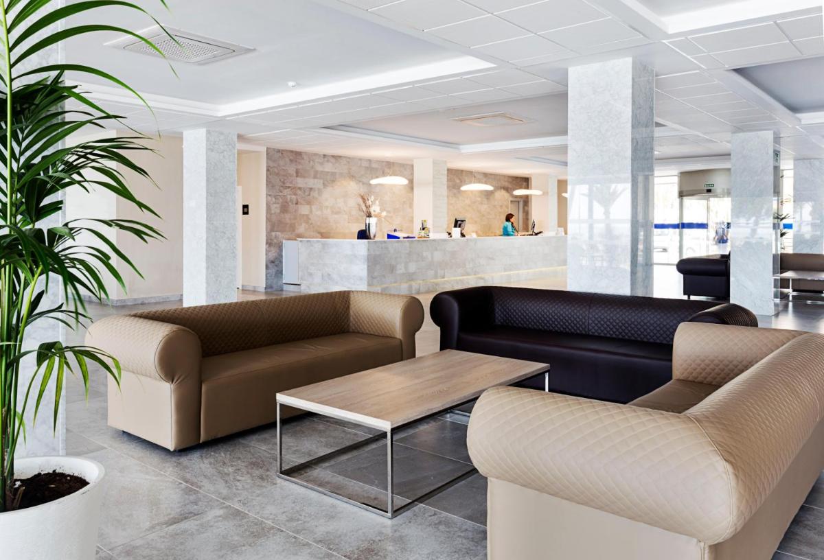 Zona de estar de Hotel Best Sabinal