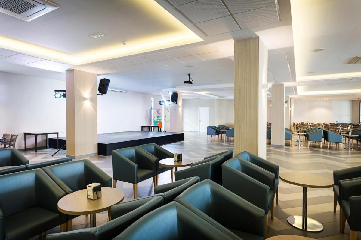 Zona de estar de Hotel Best Sabinal