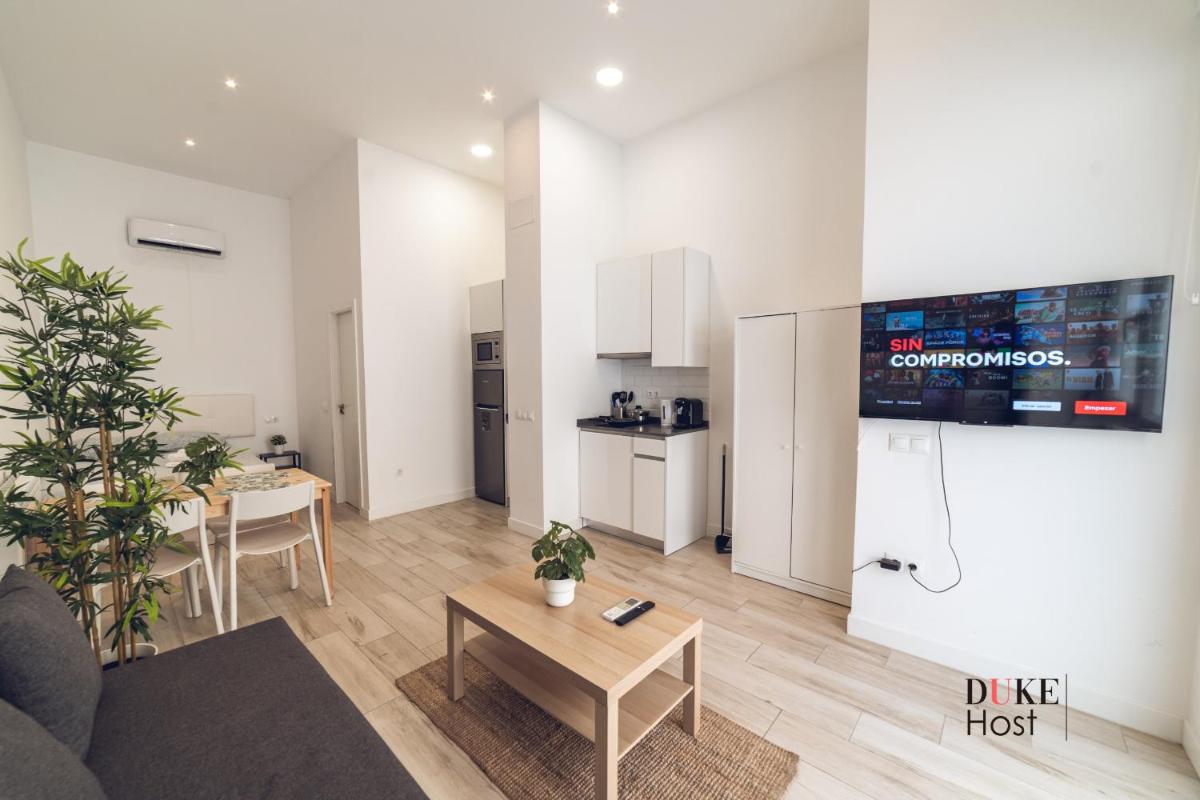Santa Maria de la cabeza1 Apartments - Housity