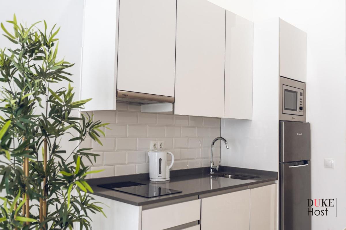 Santa Maria de la cabeza2 Apartments - Housity