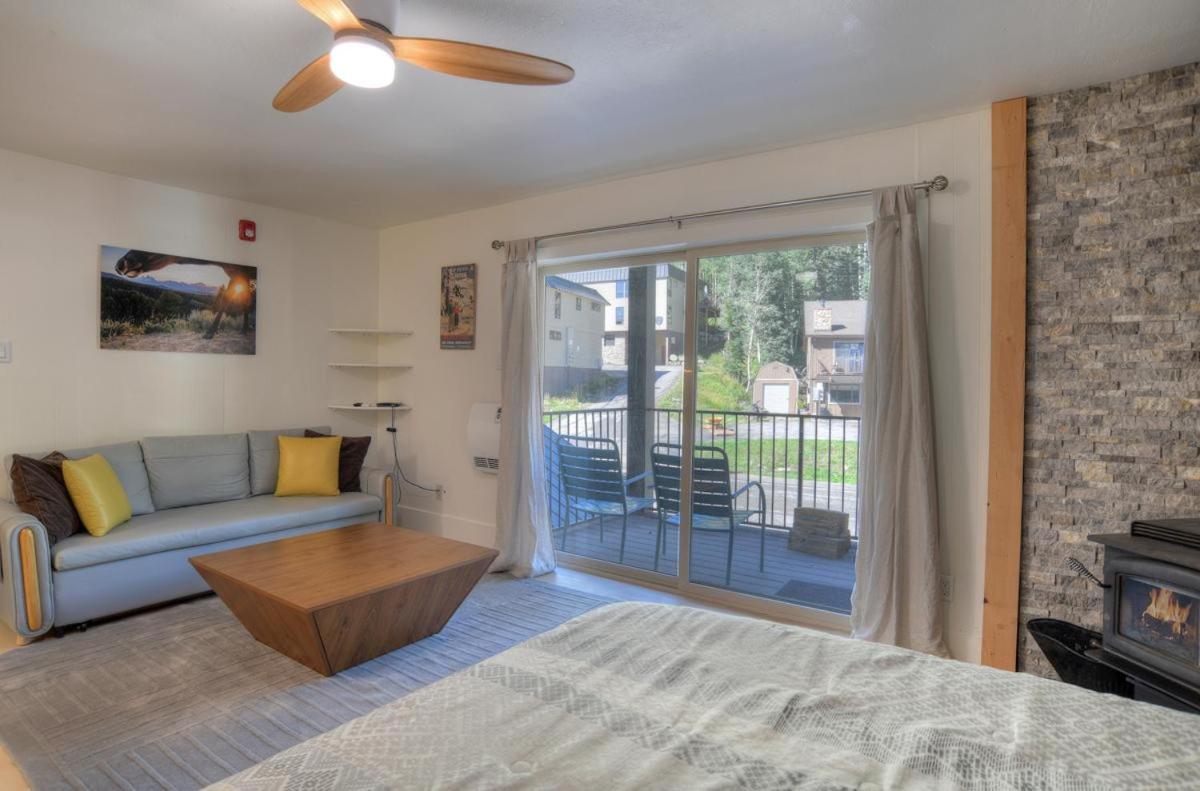 Studio Purgatory Townhome 111 - Housity