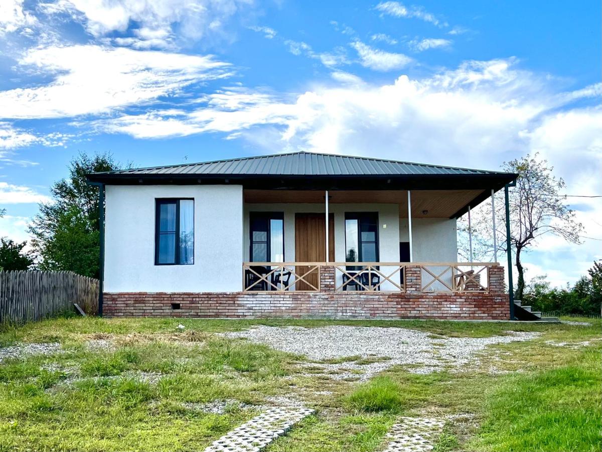 Renovated 3-bedroom House in Nature - Iskia Estate - Housity