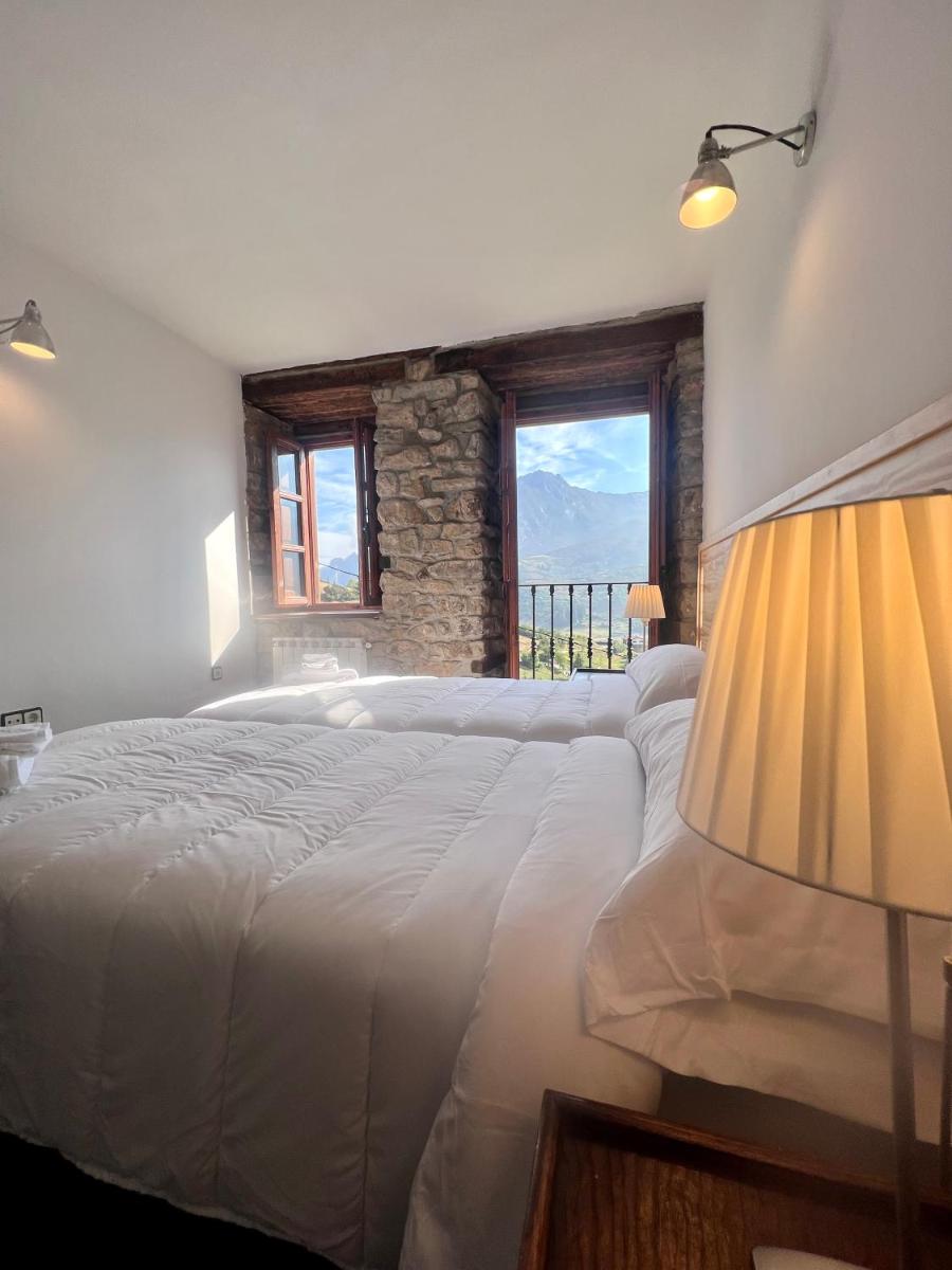 Casa Rural Basiver - Habitación Pico Samelar - Housity