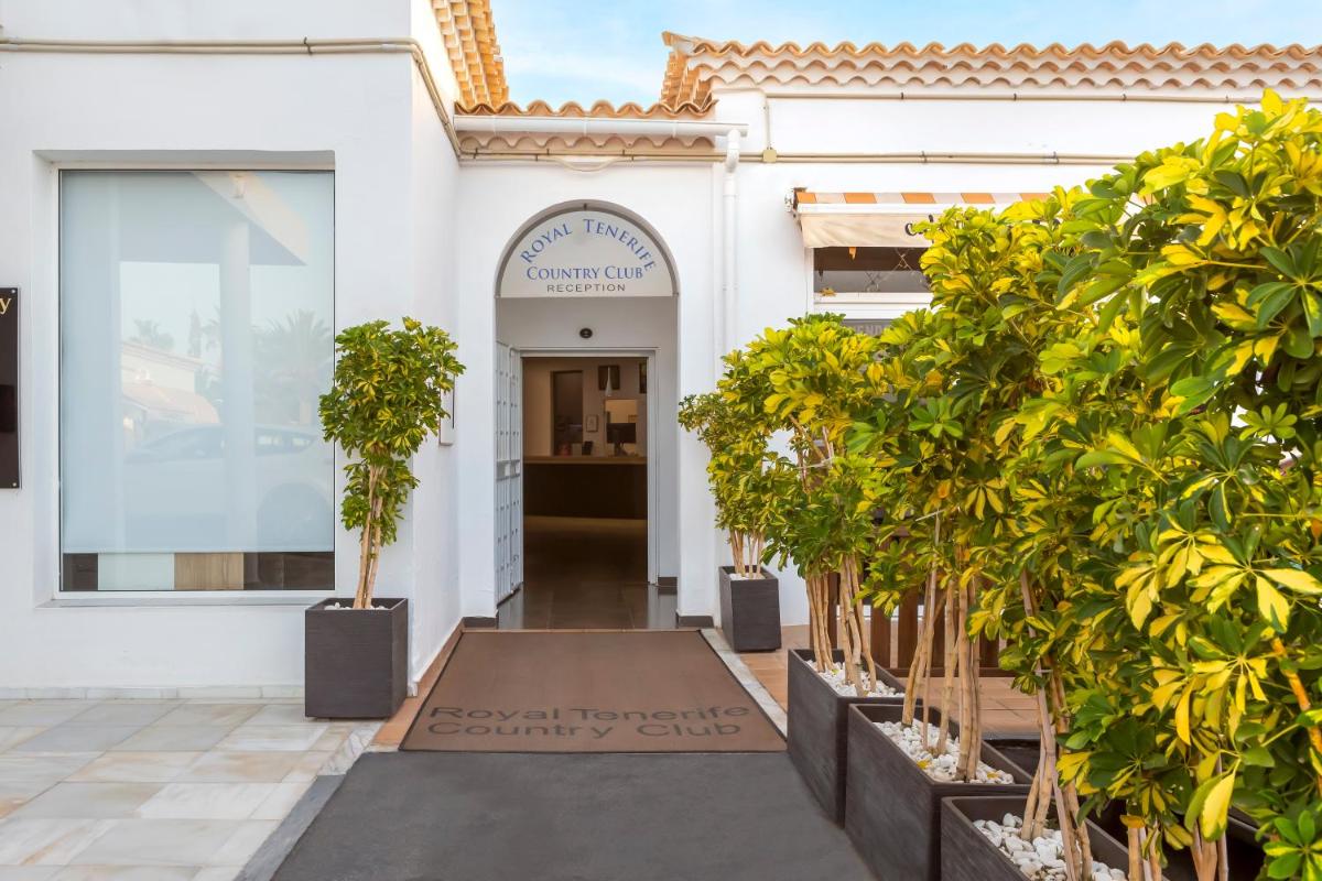 Fachada o entrada de Royal Tenerife Country Club