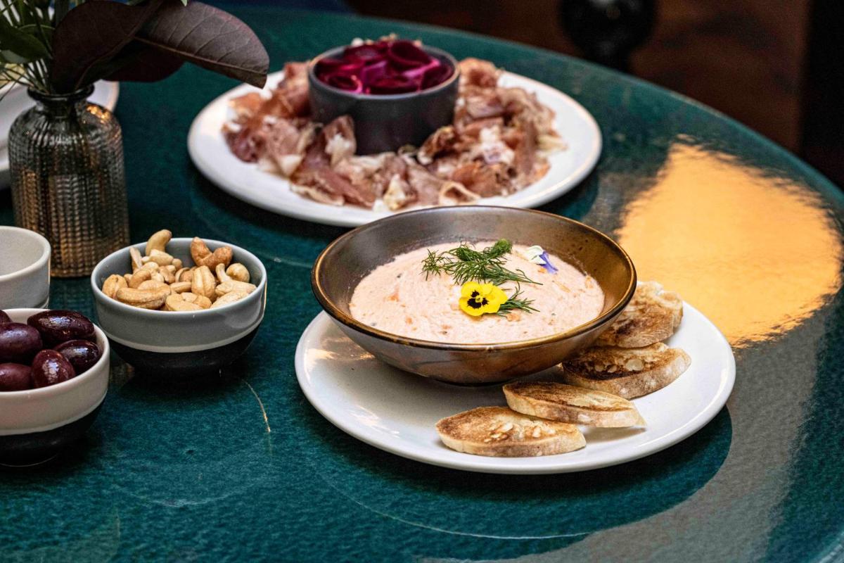 Nourriture dans l'hôtel ou à proximité