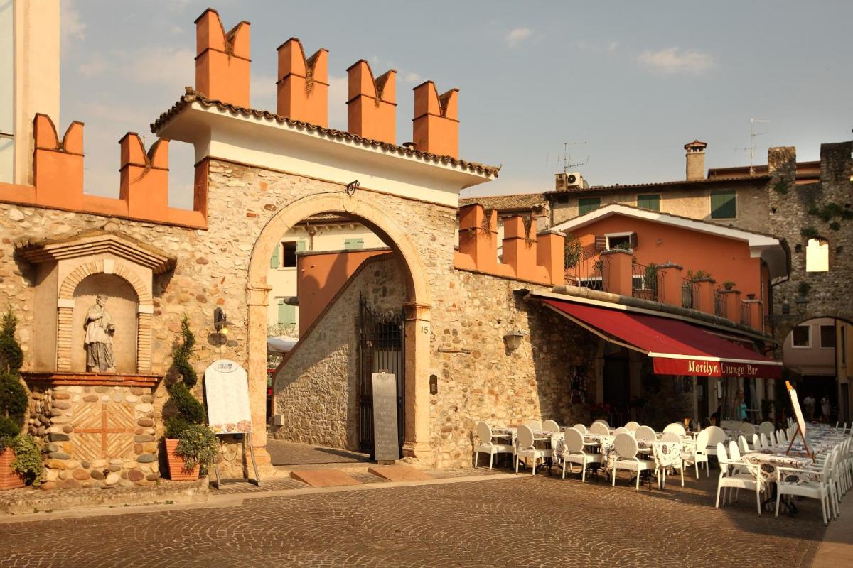 Corte San Luca Apartments - Housity