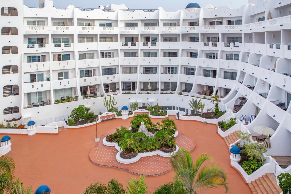 Edificio en el que se encuentra el apartahotel