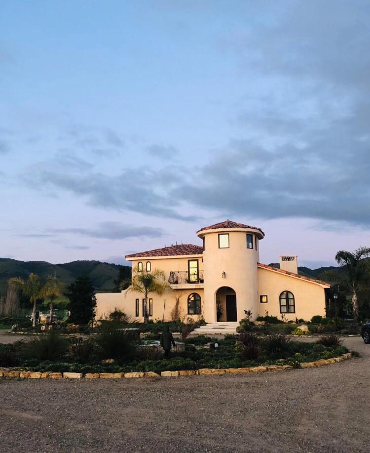 Spanish Tower and Billiard Room - Housity