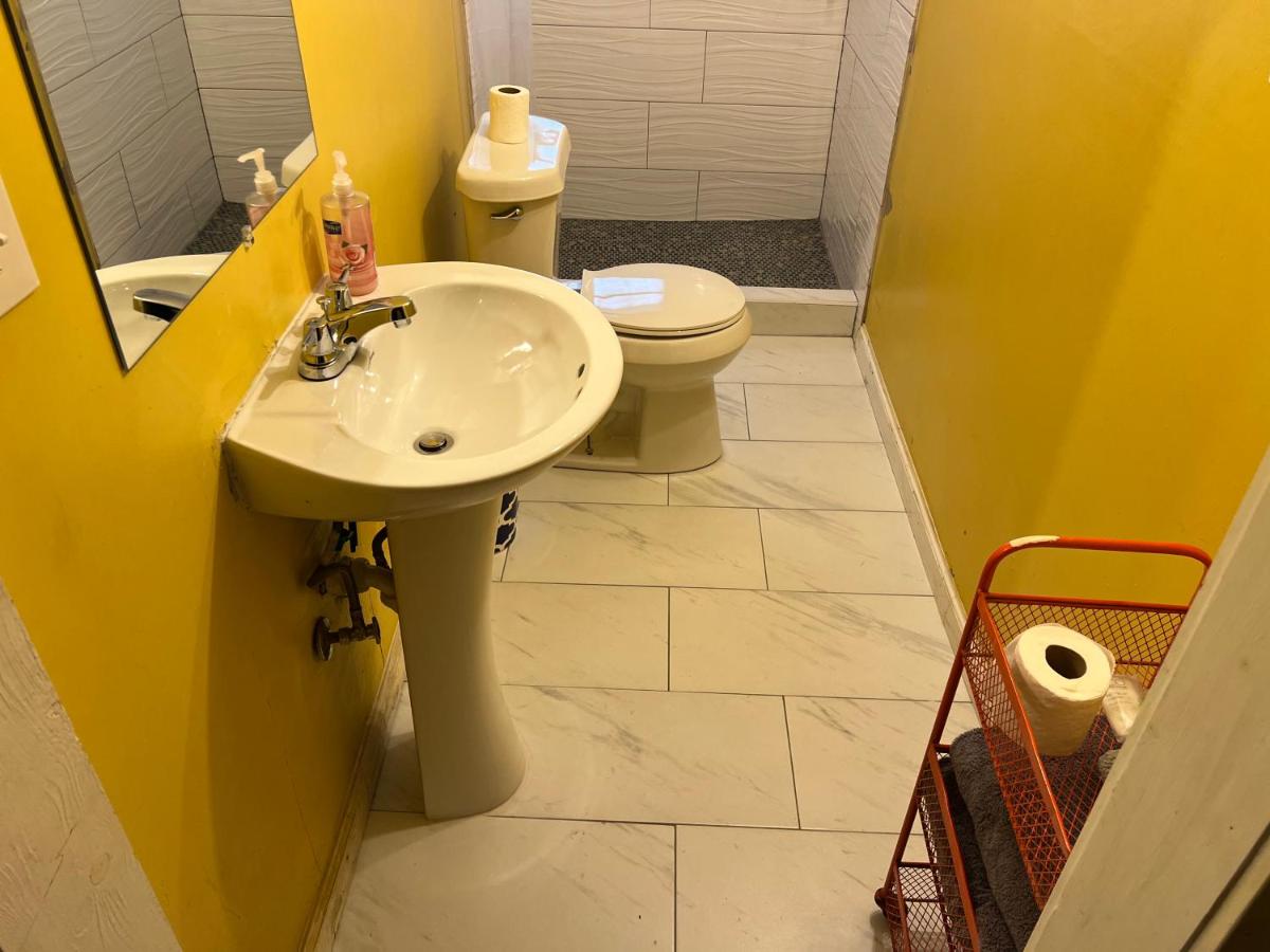 Comfortable Crash Pad - Housity