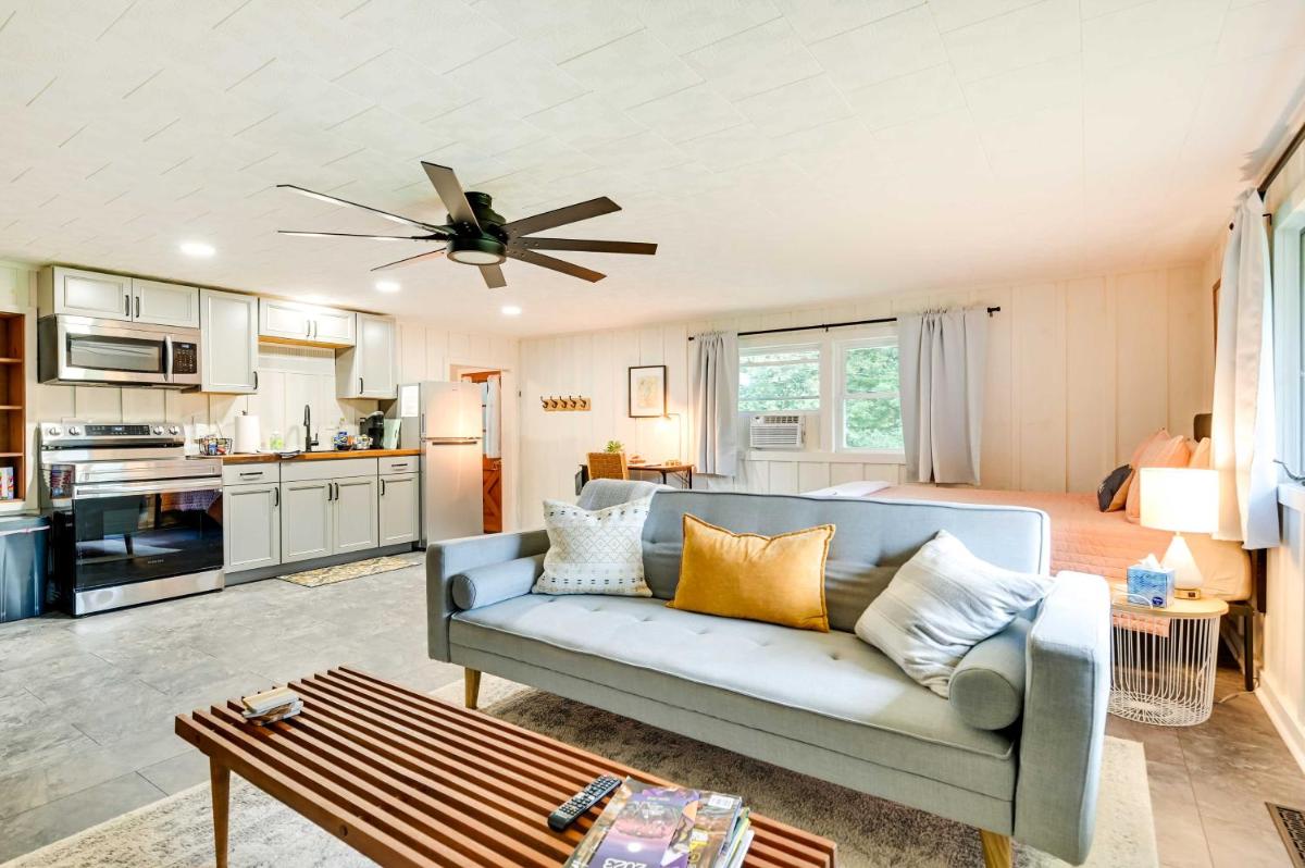 Modern Studio Less Than 13 Mi to Saratoga Racetrack! - Housity
